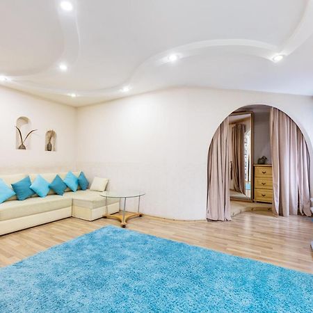 Appartamento На Палаце Спорта Kiev Esterno foto